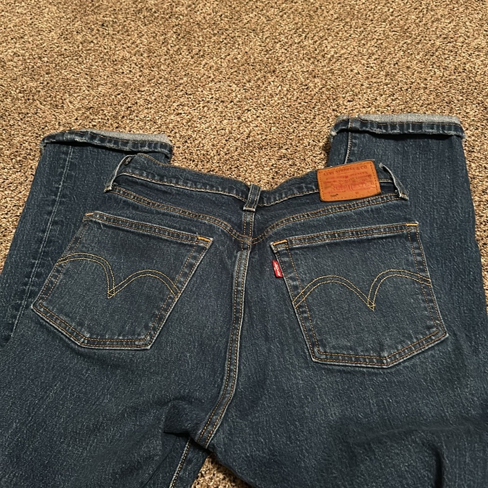 Levis - Picture 7 of 8
